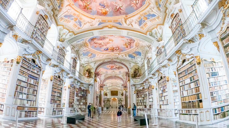 Сказочно красивая Библиотека Аббатства Адмонт в Австрии