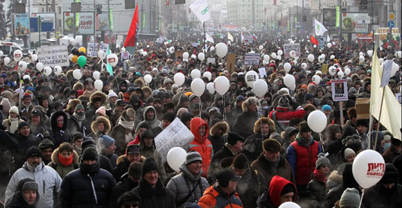 В Москве проходят крупнейшие политические митинги