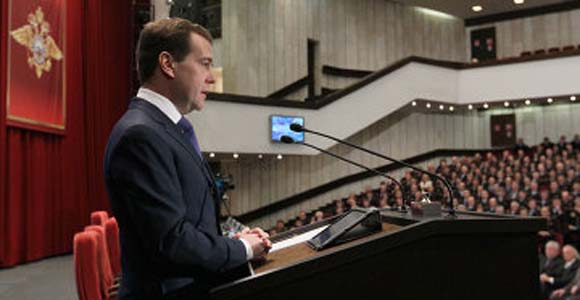 Медведев: полиция должна сразу реагировать на жалобы на выборах