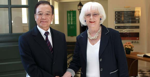 Вэнь Цзябао провел переговоры с премьер-министром Исландии Йоханной Сигурдардоттир