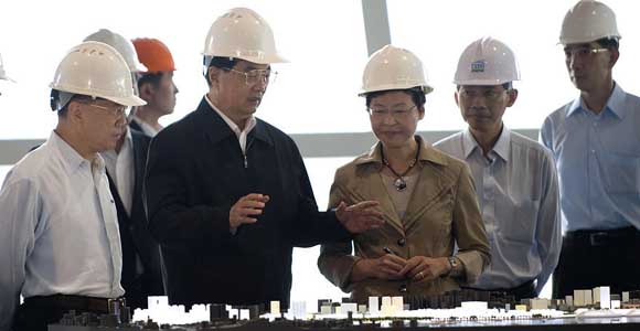 Ху Цзиньтао посетил стройплощадку новой пристани для круизных лайнеров "Кайтак" в Сянгане