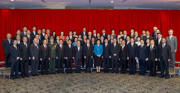 Ху Цзиньтао провел встречу с ответственными работниками административных, законодательных и юридических органов Сянгана