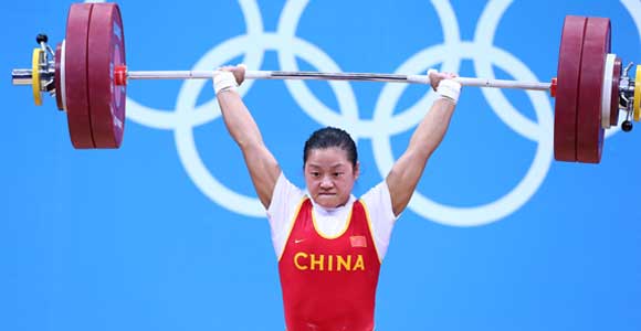 Китаянка Ли Сюеин завоевала "золото" в олимпийском турнире по тяжелой атлетике в весовой категории до 58 кг