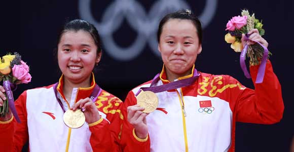 Китаянки Тянь Цин и Чжао Юньлэй выиграли "золото" в женском парном разряде по бадминтону