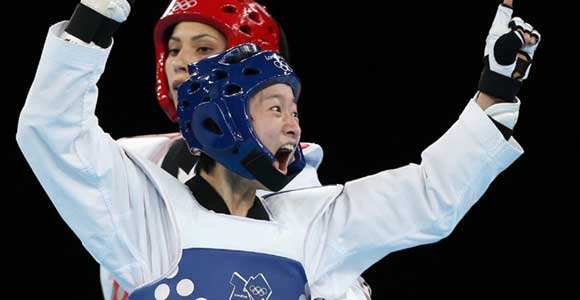 Китаянка стала чемпионкой в соревнованиях по тхэквондо в категории до 49 кг
