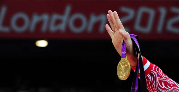Мужская сборная России по волейболу выиграла первую в истории золотую олимпийскую медаль