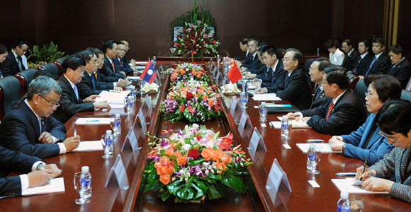 Встреча глав правительств Китая и Лаоса