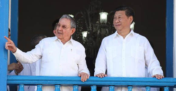 Си Цзиньпин в сопровождении Рауля Кастро посетил второй по величине кубинский город Сантьяго-де-Куба