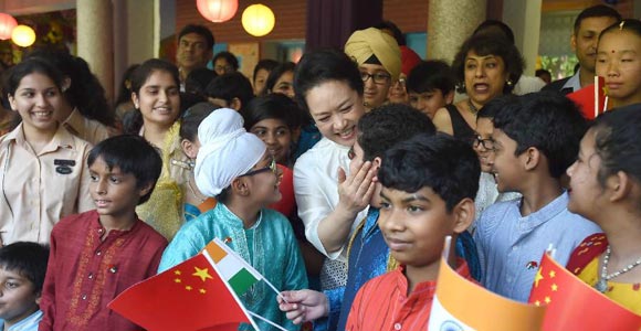 Пэн Лиюань посетила Международную школу Тагора в Индии