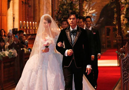 Чжоу Цзе лунь и Кунь Лин поженились в Великобритании