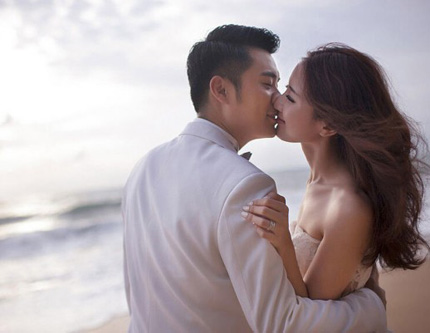 Сказка любви закончилась--Актёр Чэнь Хэ развелся с женой
