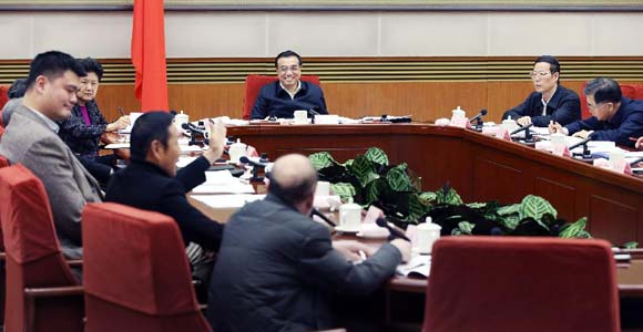 Премьер Госсовета КНР Ли Кэцян заслушал мнения по Докладу о работе правительства