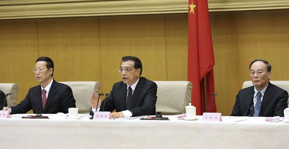 Ли Кэцян: необходимо улучшать партийный стиль и усиливать борьбу с коррупцией в системе правительства