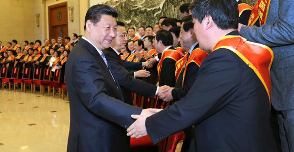 Высшее руководство Китая присутствовало на мероприятии, символизирующем единство правительства, армии и народа