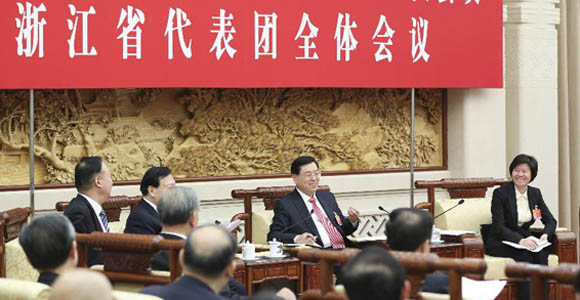 Чжан Дэцзян подчеркнул необходимость претворения в жизнь "четырех всесторонних концепций"