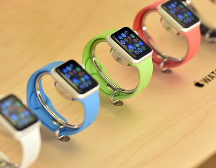 Примерка Apple Watch