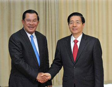 Премьер-министр Камбоджи встретился с членом Госсовета КНР Го Шэнкунем