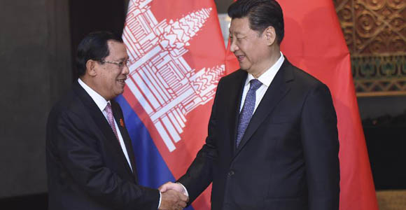 Си Цзиньпин встретился с главой правительства Камбоджи Хун Сеном