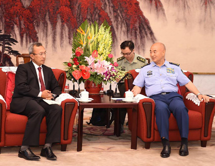 Сюй Цилян встретился с генеральным секретарем минобороны Малайзии Абдулом Рахимом Бакри