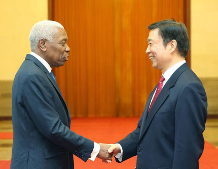 Заместитель председателя КНР провел переговоры с вице-президентом Танзании