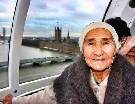 80-летняя бабушка из Казахстана путешествует по всему миру