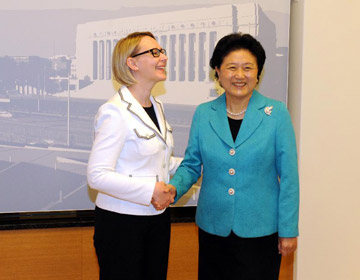 Лю Яньдун провела встречу с председателем парламента Финляндии Марией Лохелой