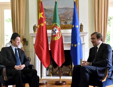 Лю Цибао встретился с премьером Португалии П.Пассуш-Коэлью