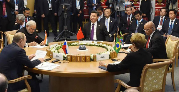 Си Цзиньпин принял участие в седьмой встрече руководителей стран БРИКС