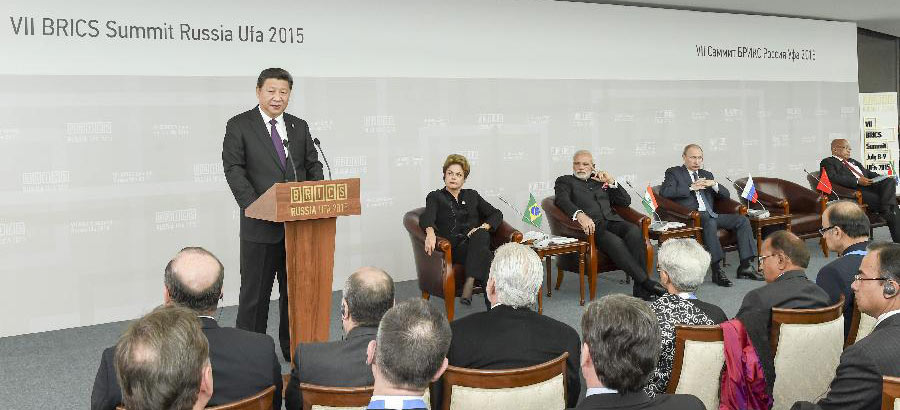 Си Цзиньпин принял участие в диалоге между лидерами стран БРИКС и представителями Делового совета БРИКС