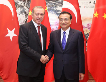 Ли Кэцян встретился с президентом Турции