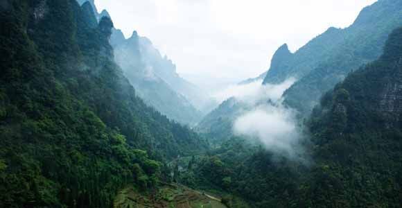 Прекрасные малолюдные горы в Чунцине под объективами беспилотников сайта Синьхуанет
