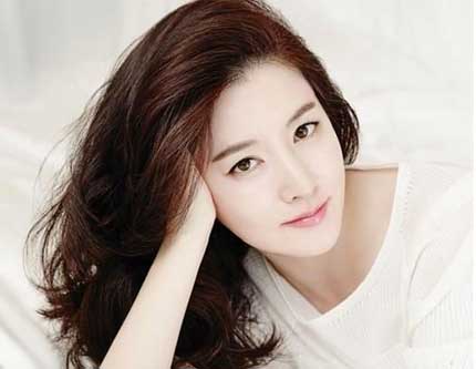 Южнокорейская актриса и модель – Ли Ён Э