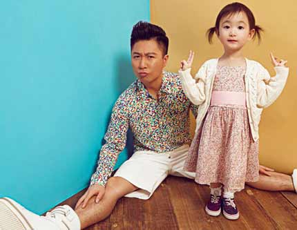 Китайский олимпийский чемпион Ли Сяопэн и своя дочь