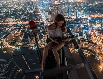 Головокружительные фотографии девушки на крыше 78-этажного небоскреба