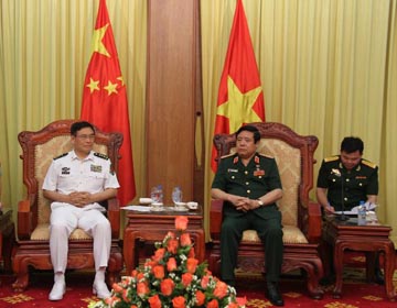 Министр национальной обороны Вьетнама Фунг Куанг Тхань встретился с замначальника Генштаба НОАК Сунь Цзяньго