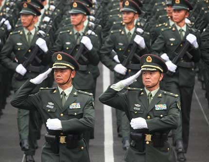 Китайские генералы в тренировке к военному параду 3 сентября
