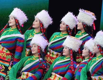 В городе Лхаса прошел гала-концерт, посвященный в торжествах по случаю 50-й годовщине создания Тибетского автономного района