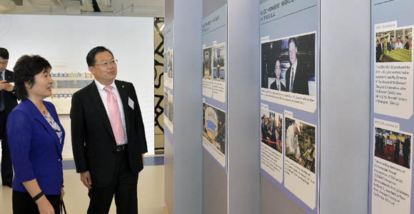 Фотовыставка «Ход исторического развития китайско-американских отношений» в Нью-Йорке