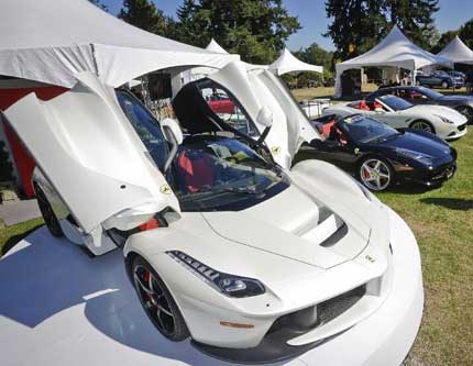 Выставка роскошных автомобилей в Ванкувере в Канаде