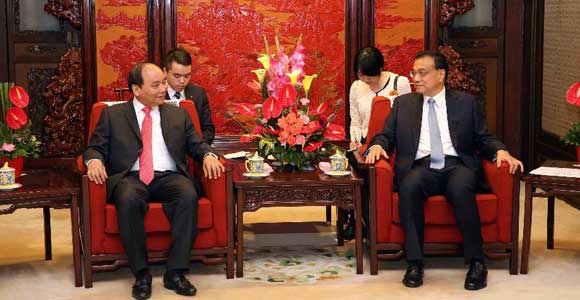 Ли Кэцян встретился с вице-премьером Вьетнама