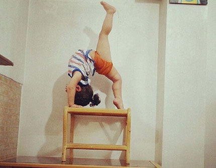 Двухлетний иранский гимнаст