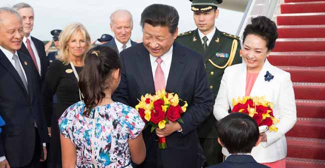 Председатель КНР Си Цзиньпин прибыл в Вашингтон, продолжая государственный визит 
в США