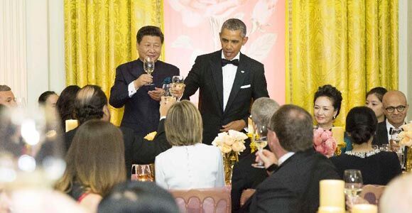 Си Цзиньпин с супругой Пэн Лиюань присутствовали на приеме, устроенном Б. Обамой 
в их честь