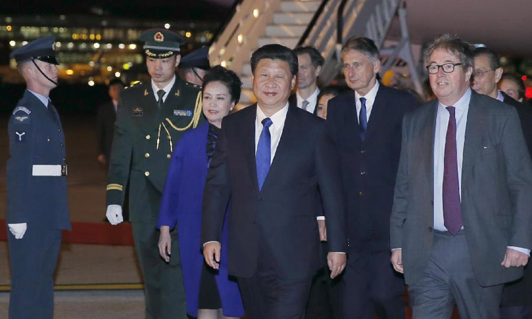 Председатель КНР Си Цзиньпин прибыл в Великобританию с государственным визитом