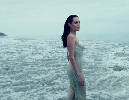Красавица Анджелина Джоли