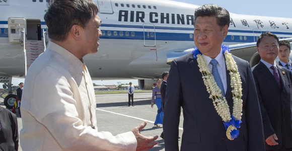 Си Цзиньпин прибыл в Манилу для участия в 23-й неформальной встрече руководителей АТЭС