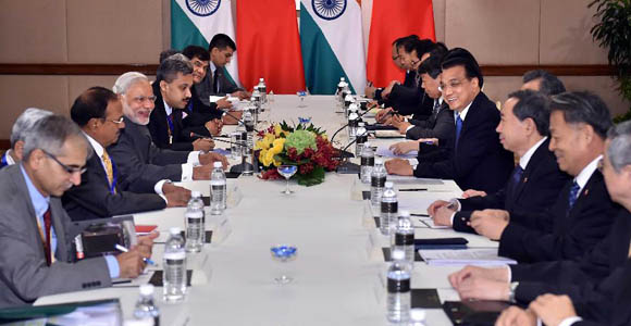 В Куала-Лумпуре состоялась встреча глав правительств Китая и Индии