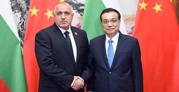 Премьер Госсовета Китая провел встречу с коллегой из Болгарии