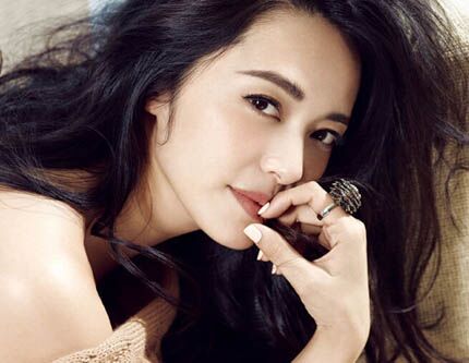 Актриса Яо Чэнь позирует для модного журнала