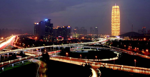 Справка: Новый район Чжэндун -- место проведения 14-го заседания Совета глав правительств 
государств-членов ШОС